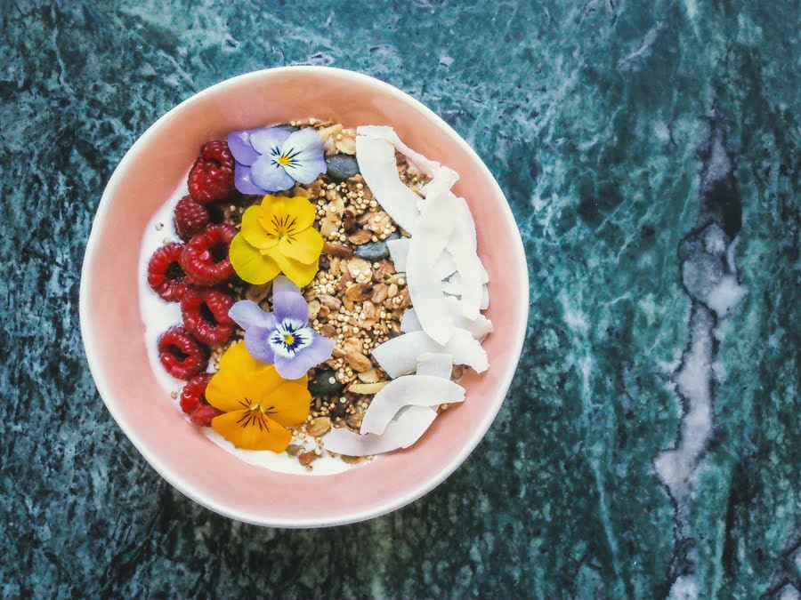 Bowl-of-fruits-cereals
