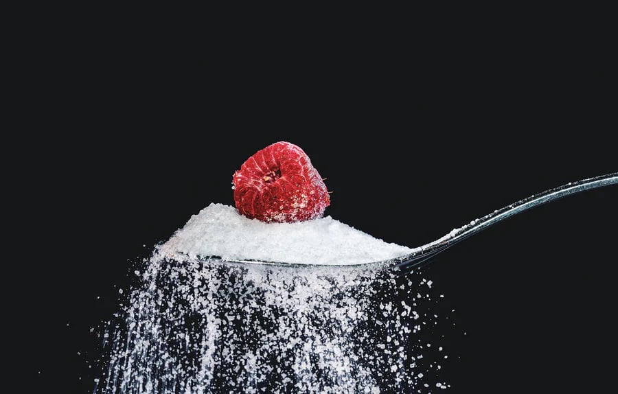 sugar from spoon